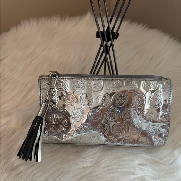 Michael Kors Shiny Silver Embossed Make-Up Case - Picture 3 of 8